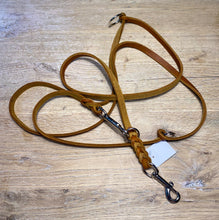 Lade das Bild in den Galerie-Viewer, Fettlederleine 2,40m, 3-fach verstellbar