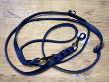 Lade das Bild in den Galerie-Viewer, Fettlederleine 2,40m, 3-fach verstellbar